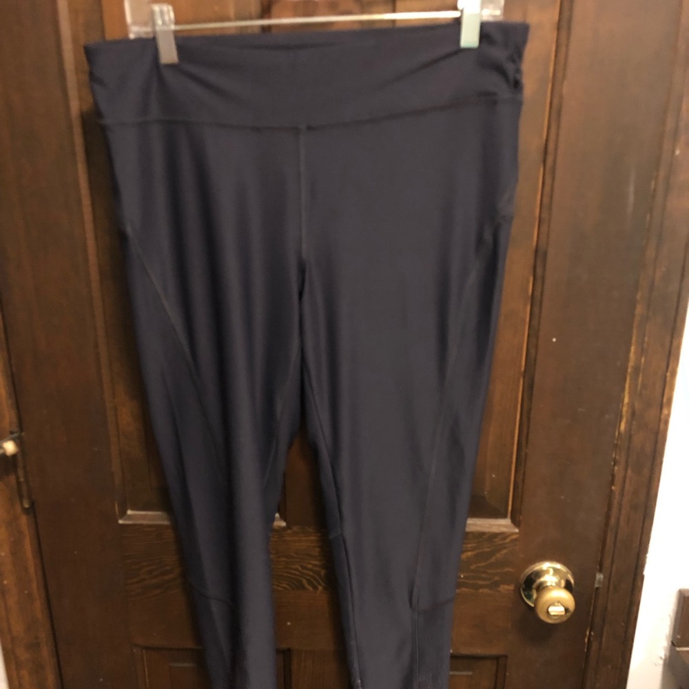 Flashy leg workout leggings